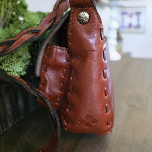 Patricia Nash Hand Painted Leather Butterfly Aida Crossbody/Shoulder Bag - Picture 4 of 13